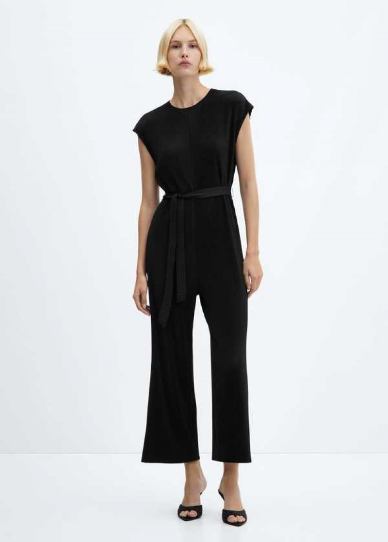 Mango Krátké Jumpsuit With Pleat Detail | MNG-25778