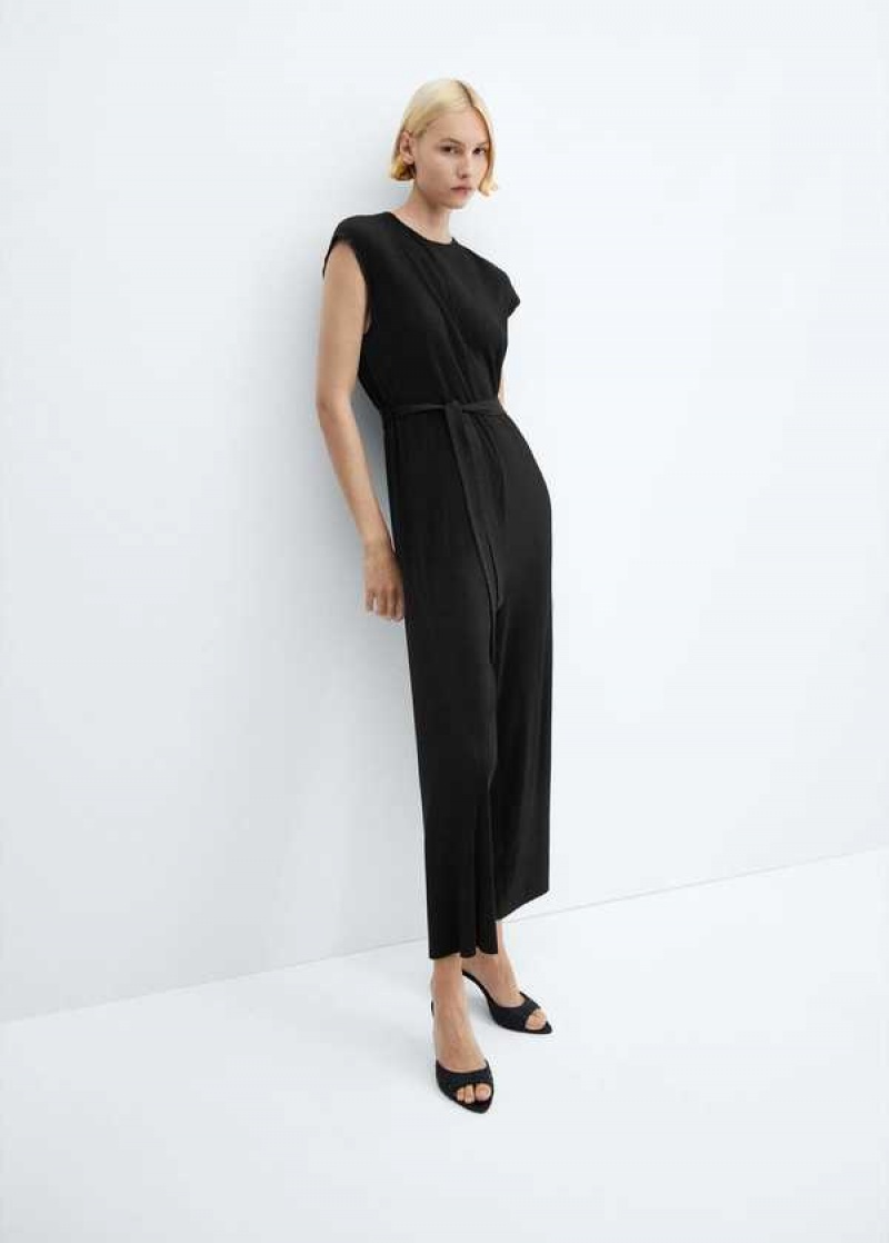 Mango Krátké Jumpsuit With Pleat Detail | MNG-25778